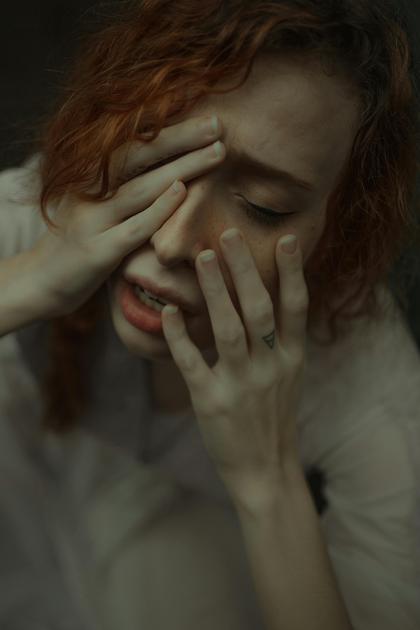 woman vitamin deficiency symptoms over 30